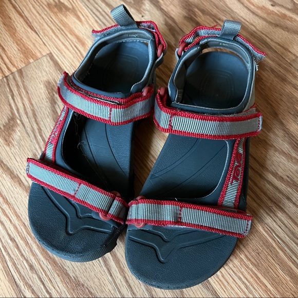 Teva Hurricane Sandals Size 13. - Picture 2 of 3